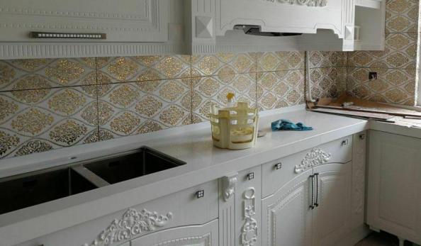 بررسی فضای استفاده از کاشی بین کابینتی