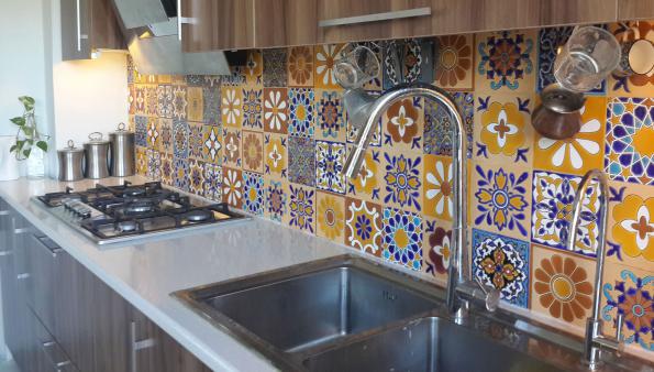 دسته بندی انواع کاشی براساس رنگ